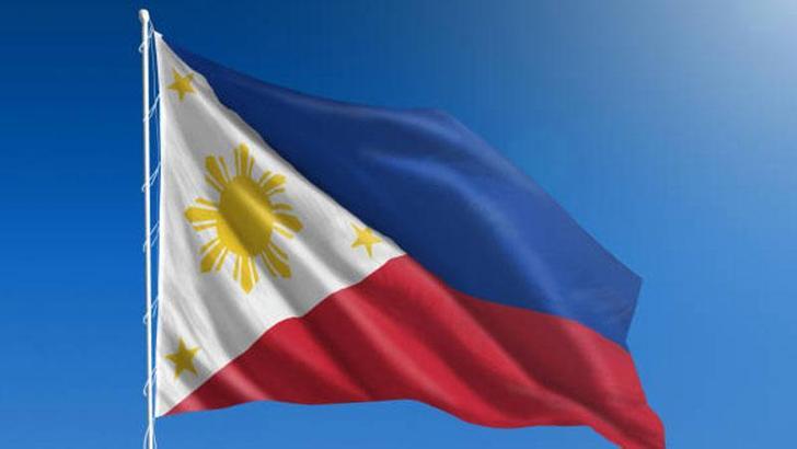 Filipinler'de iki askeri eğitim uçağı havada çarpıştı: 4 pilot hayatını kaybetti