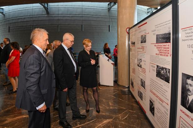 Osmangazi Belediyesi'nden, 'Cumhuriyet ve Atatürk: Bir Milletin Hafızası' sergisi