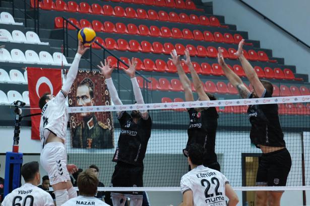 Alanya Belediyespor- İstanbul Gençlik Spor: 3-0