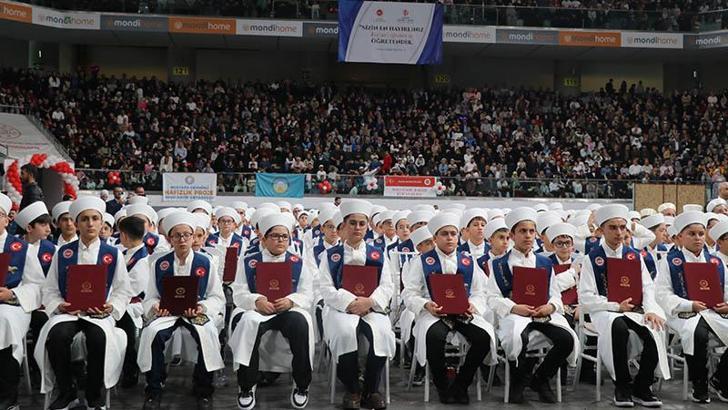 Kayseri’de 738 öğrenci için hafızlık icazet merasimi düzenlendi