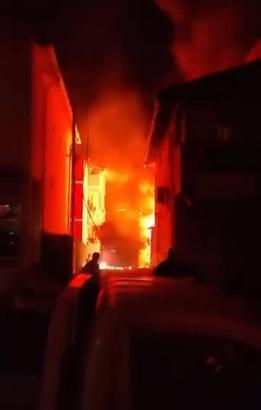 Beykoz'da kulübede başlayıp 2 binaya sıçrayan yangın söndürüldü