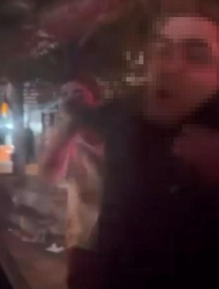 Ümraniye’de trafikte tartıştığı kadın sürücünün aracının camını yumrukladı