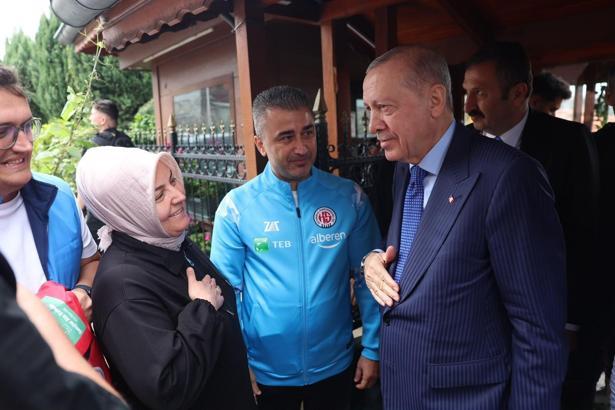 Cumhurbaşkanı Erdoğan, İstanbul Kastamonuspor kulübünü ziyaret etti