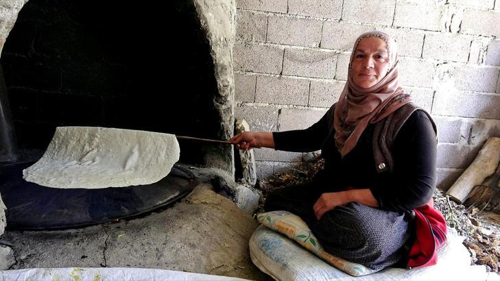 Kayseri’de imece usulü kışlık yufka ekmeği geleneği