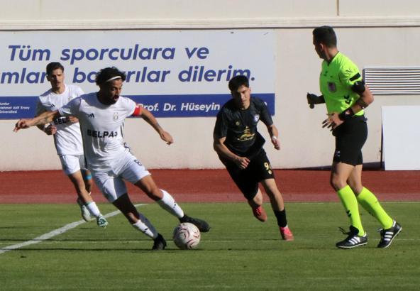 Bucak Belediye Oğuzhanspor galip
