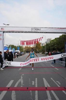 ORZAX 10K Cumhuriyet Koşusu Kadıköy’de binlerce kişiyi buluşturdu