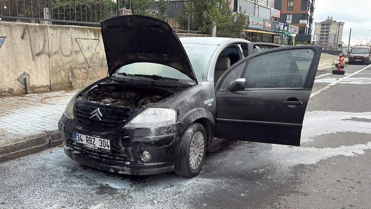 Seyir halindeki otomobilde yangın