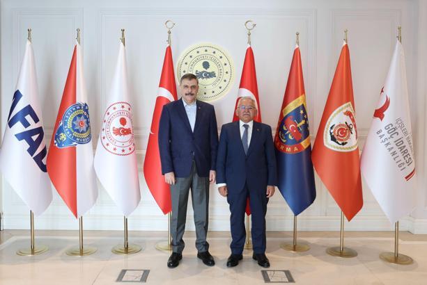 Başkan Büyükkılıç, İçişleri Bakanı Çiftçi’yi ziyaret etti