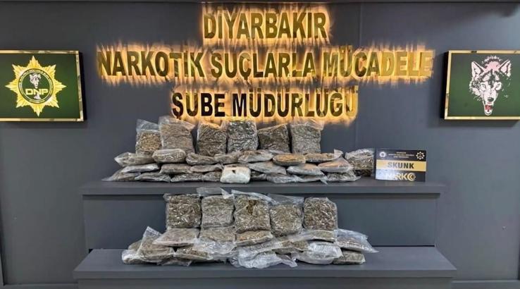 Diyarbakır'da asayiş ve uyuşturucu denetimlerinde 39 kilo uyuşturucu ele geçirildi