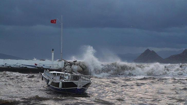 Bodrum’da feribot seferlerine fırtına engeli