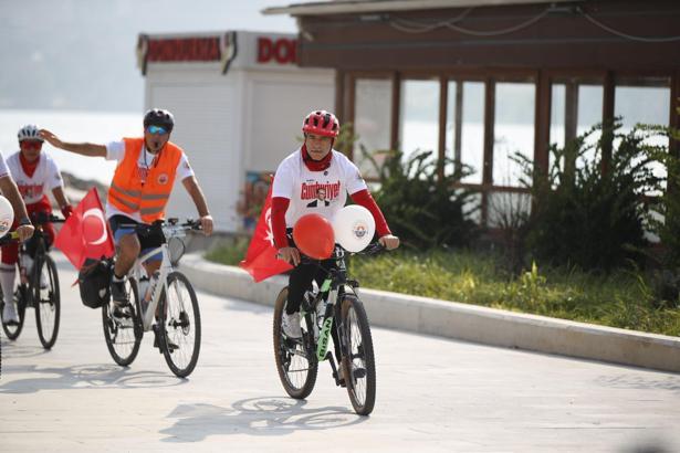 Gemlik’te Cumhuriyet için pedal çevirdiler