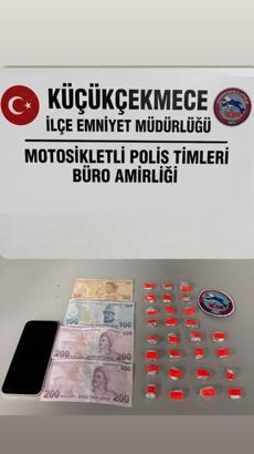 Küçükçekmece'de polisten kaçmaya çalışan kişinin üzerinde uyuşturucu ele geçirildi