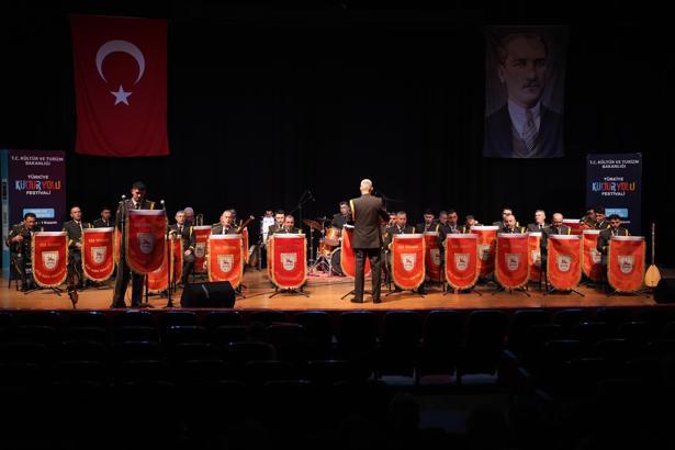 İzmir Kültür Yolu Festivali'nin 4’üncü gününde konser, sergi ve çocuk etkinlikleri düzenlendi