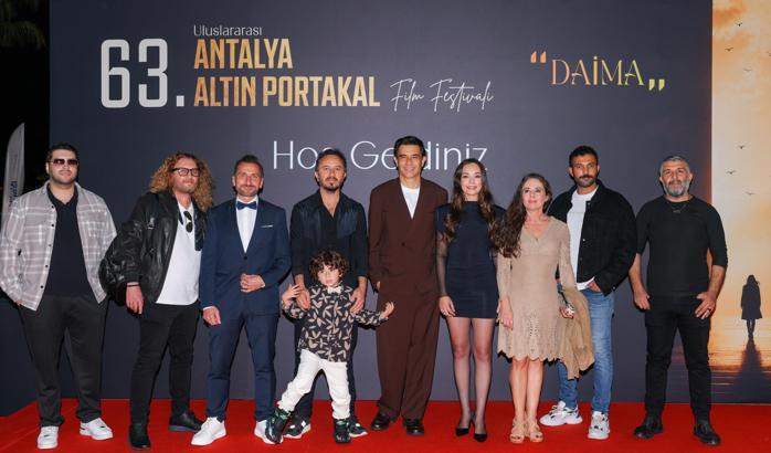 Altın Portakal'da 2 film daha seyirciyle buluştu