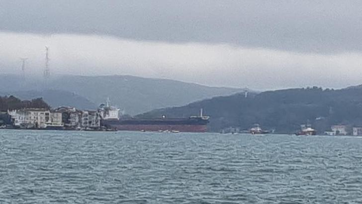 İstanbul Boğazı'nda gemi trafiği 'Antonia S' isimli geminin geçişi nedeniyle askıya alındı