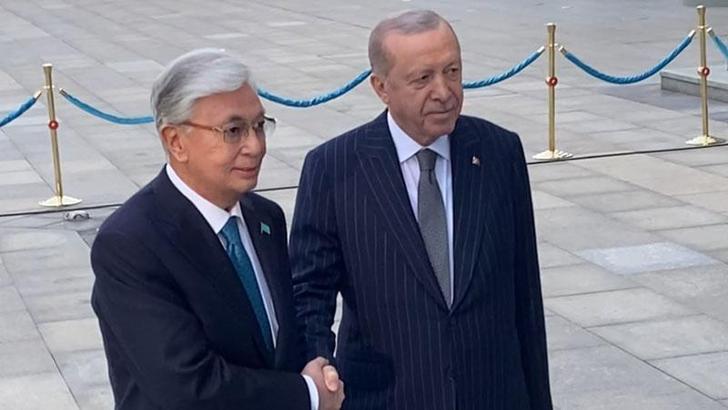 Cumhurbaşkanı Erdoğan, Kazakistan Cumhurbaşkanı Tokayev'i karşıladı