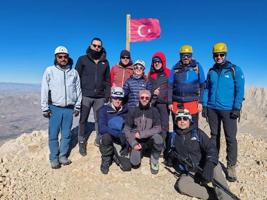 Dağcılardan, Emler Zirvesi'ne 'Cumhuriyet Tırmanışı'