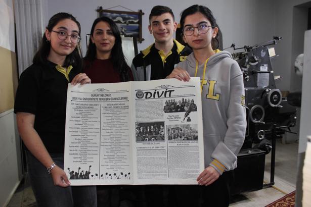 Kars’ta lise öğrencilerinden Cumhuriyet Bayramı’na özel gazete