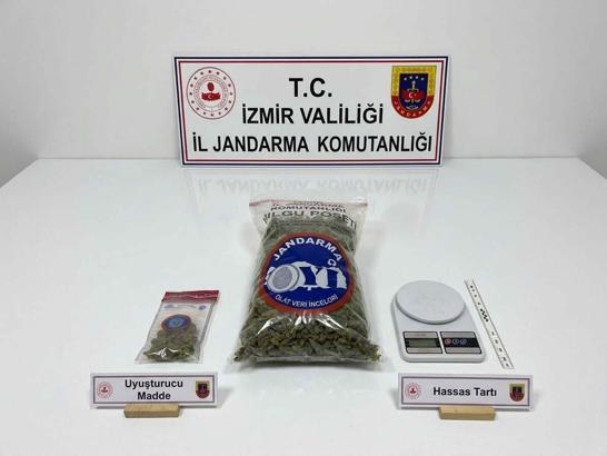 İzmir'de fabrika alanındaki konteynerde uyuşturucu ele geçirildi: 3 gözaltı