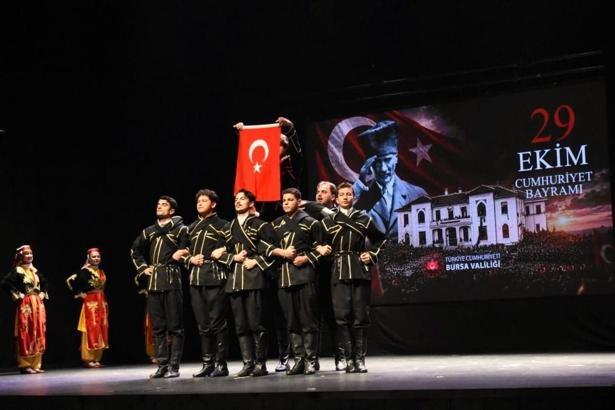 Bursa’da Cumhuriyet’in 103’üncü yılı coşkusu