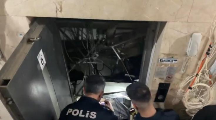Bakımı sırasında halatı kopan asansör düştü; 2 yaralı