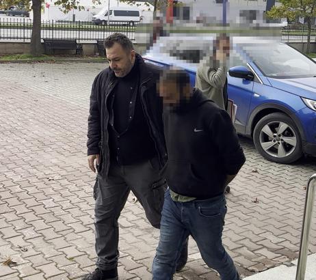 Evden para ve bina önündeki cipi çalan 3 şüpheli yakalandı