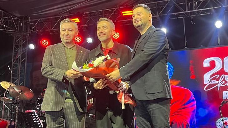 Kağıthane’de 29 Ekim coşkusu Resul Dindar konseriyle yaşandı