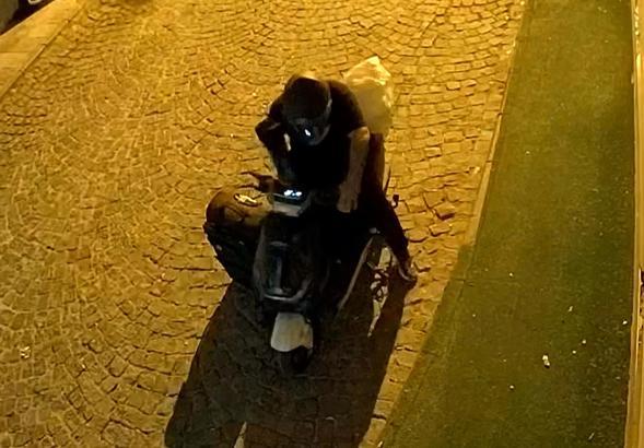 115 kilo gümüş çalan takı ustası, güvenlik kamerasından tespit edilip yakalandı