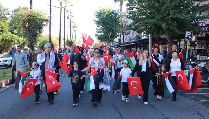 Alanya'da 'Gazze İçin Sessiz Çığlık Yürüyüşü'
