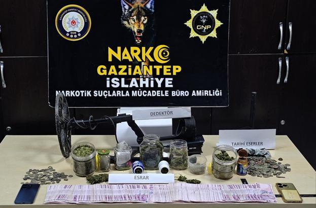 Gaziantep’te 495 tarihi sikke ve 260 gram uyuşturucu ele geçirildi