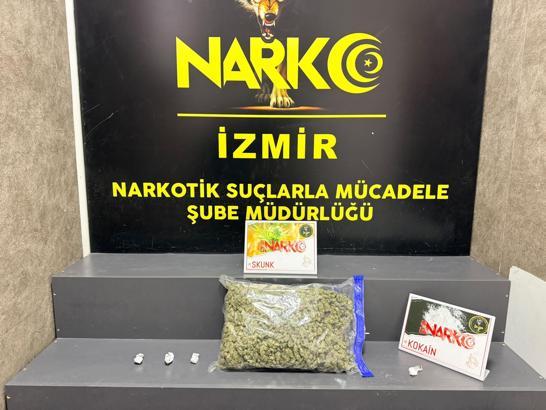 İzmir'de uyuşturucu operasyonu: 2 gözaltı