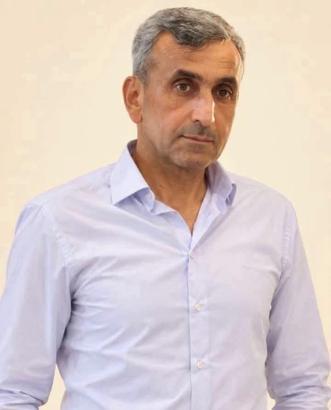 Çöken merdivenin altında kalan inşaat ustası toprağa verildi