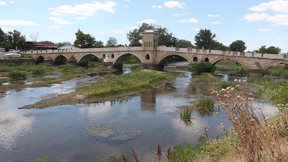 Tunca Nehri'nde su seviyesi yüzde 50 düştü, üretici endişeli - Son Dakika Gündem Haberleri