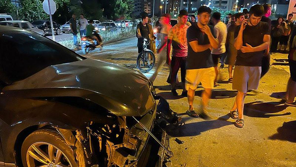 yuri3様 Adana'da 3 otomobilin karıştığı zincirleme kaza: 7 yaralı - Gündem