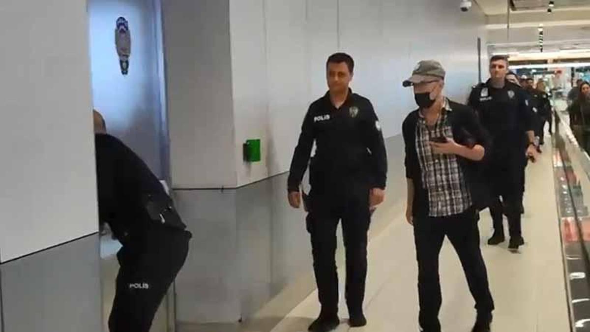 Hasan Atilla Uğur İstanbul Havalimanı'nda gözaltına alındı - Gündem Haberleri