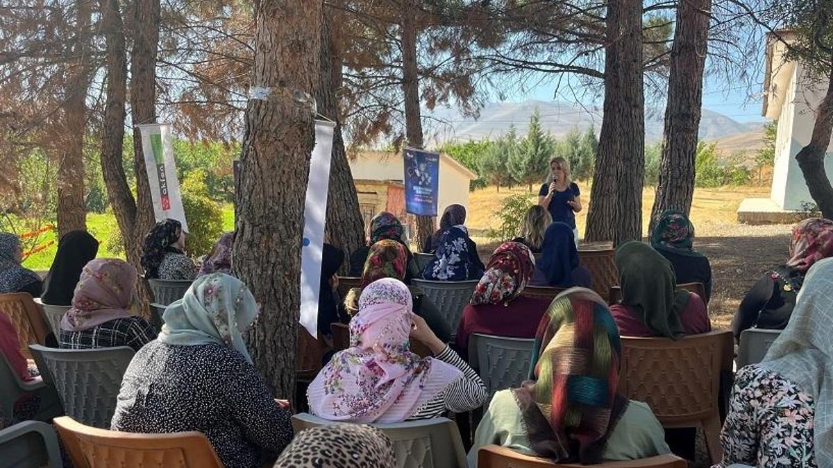 TİKAV, Kuşaktan Kuşağa Konuşuyoruz projesiyle kırsaldaki kadınlarla bir araya geldi