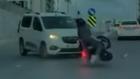 Esenyurt'ta hafif ticari aracın motosiklete çarptığı kaza kamerada