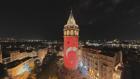 Galata Kulesi, İstanbul'un kurtuluşunun 103’üncü yıl dönümü nedeniyle Türk bayrağıyla ışıklandırıldı
