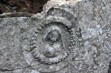 Defineciler antik kenti delik deşik etmiş