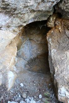 Defineciler antik kenti delik deşik etmiş