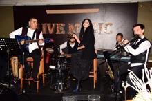 Sanat, spor ve iş dünyasının ünlü isimleri, bağışlarıyla çocuklara göz kulak oldular