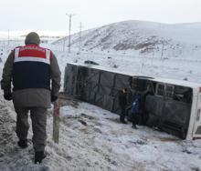 Konya'da otobüs şarampole devrildi: 38 yaralı