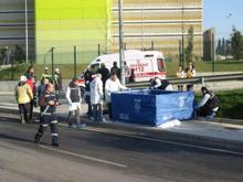 İstanbul'da otobüs durağa daldı! Ölü ve yaralılar var