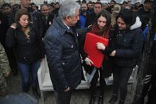 Yüksekova'da polis aracı, zırhlı araca çarptı; 1 şehit, 2 yaralı