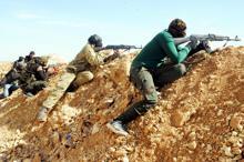 Menbiç sınırında eller tetikte