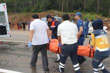 Kemer'de minibüs, servis midibüsüne çarptı: 3 ölü, 15 yaralı