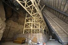 İzmir'de 42 metrelik Atatürk maskına bakım