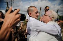 Tahliye olan Ezhel'i hayranları böyle karşıladı