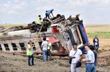 Yolcu treninin vagonu devrildi: Çok sayıda ölü ve yaralı var