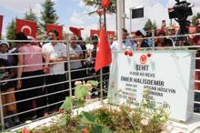 Şehit Ömer Halisdemir’in kabrine ziyaretçi akını